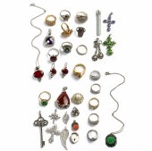 A GROUP OF SILVER AND AND GEMS