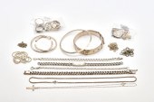 A GROUP OF SILVER JEWELLERY (2
