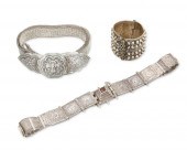A GROUP OF SILVER JEWELRY AND