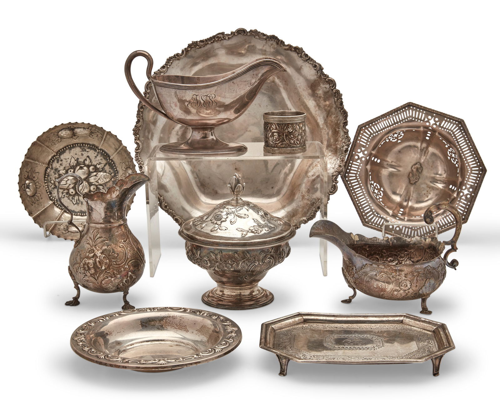 A GROUP OF SILVER TABLE ITEMSA