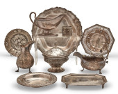 A GROUP OF SILVER TABLE ITEMS<