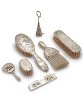 A GROUP OF SILVER VANITY ITEMS