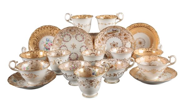 A GROUP OF SIX H & R DANIEL