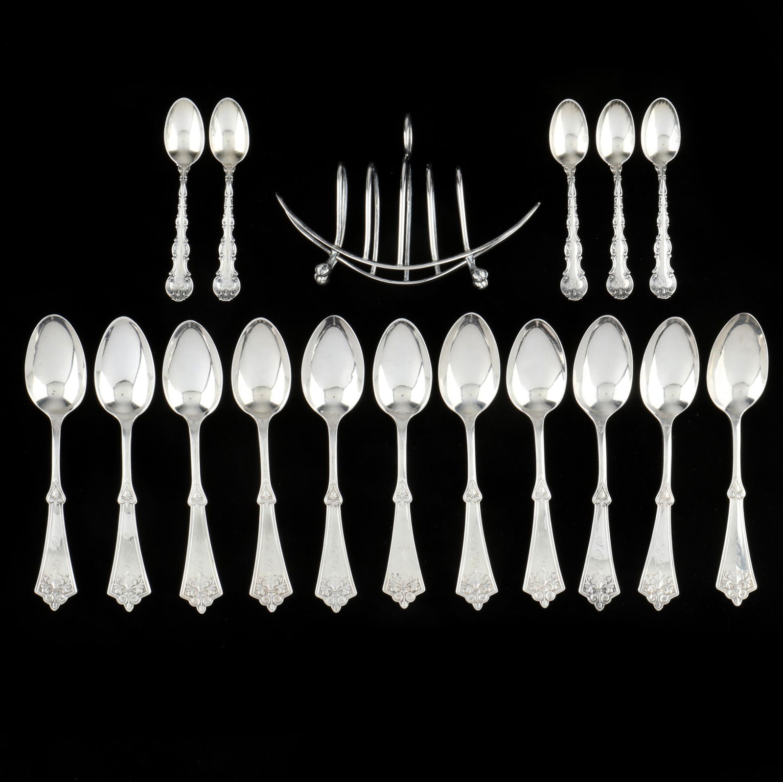 A GROUP OF STERLING SILVER