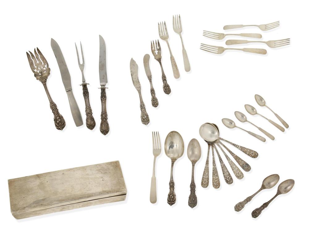 A GROUP OF STERLING SILVER FLATWARE
