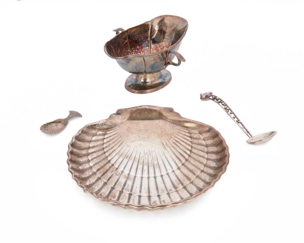 A GROUP OF STERLING SILVER TABLE