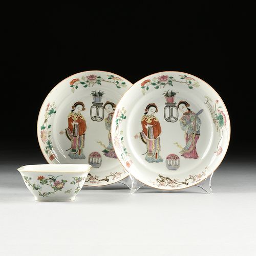 A GROUP OF THREE CHINESE FAMILLE