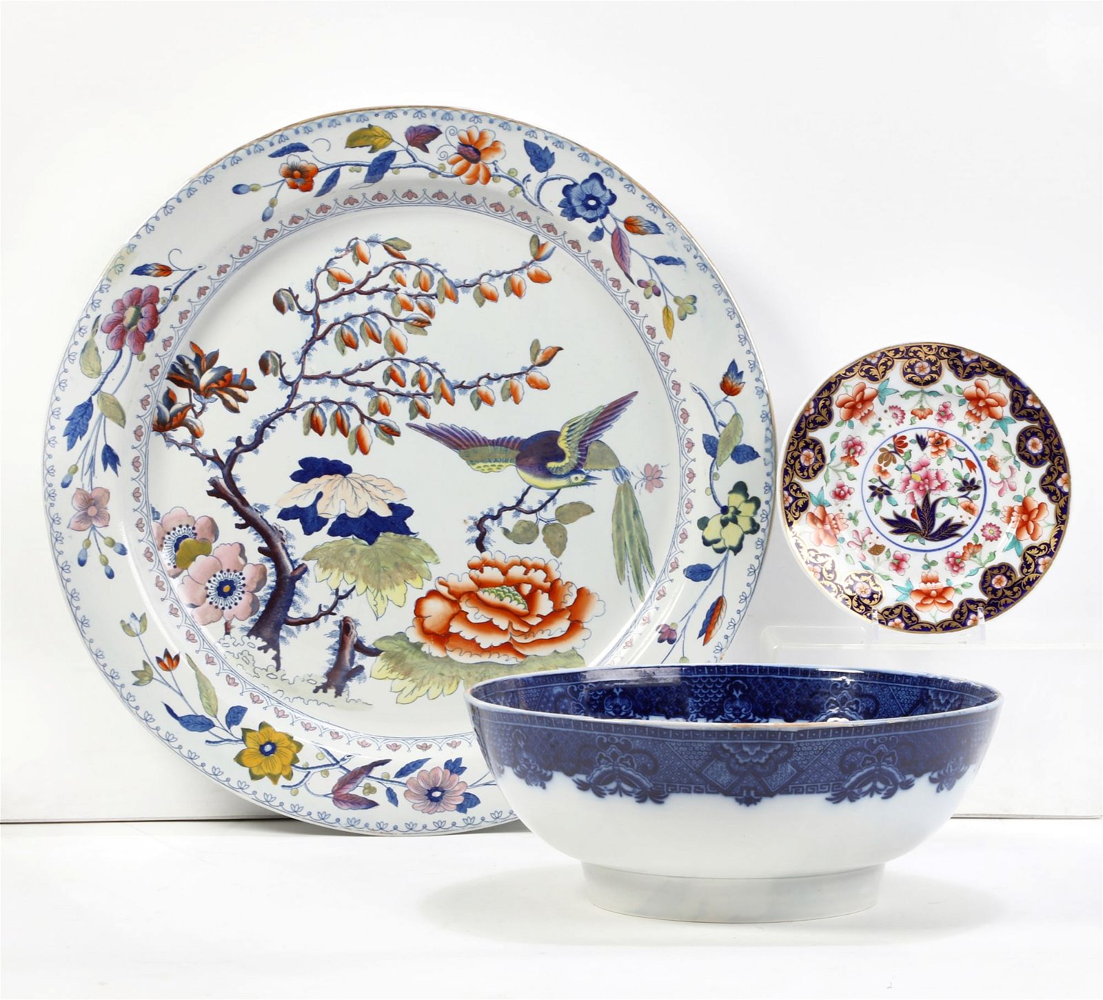 A GROUP OF THREE ENGLISH CERAMIC