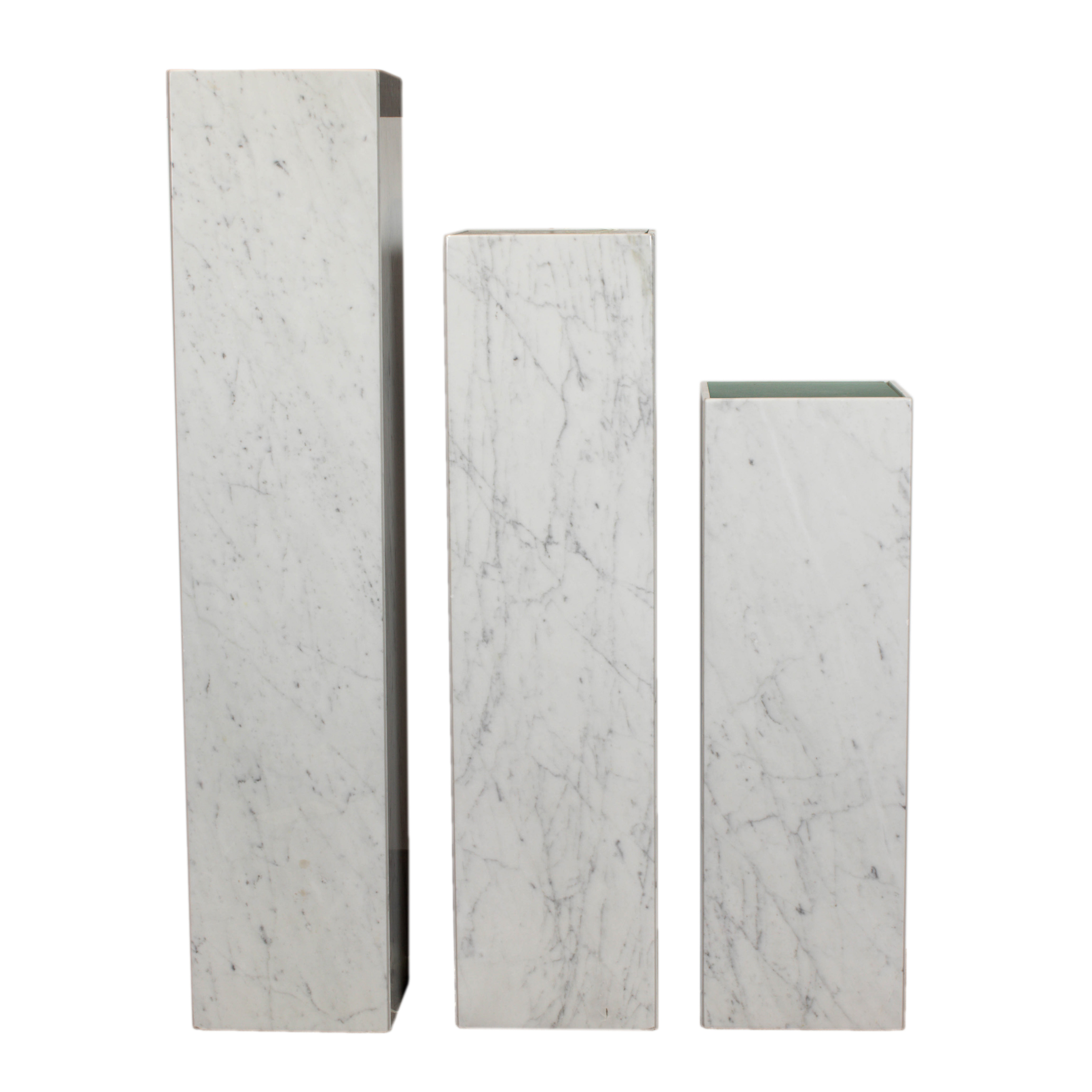A GROUP OF THREE GRADUATED MARBLE