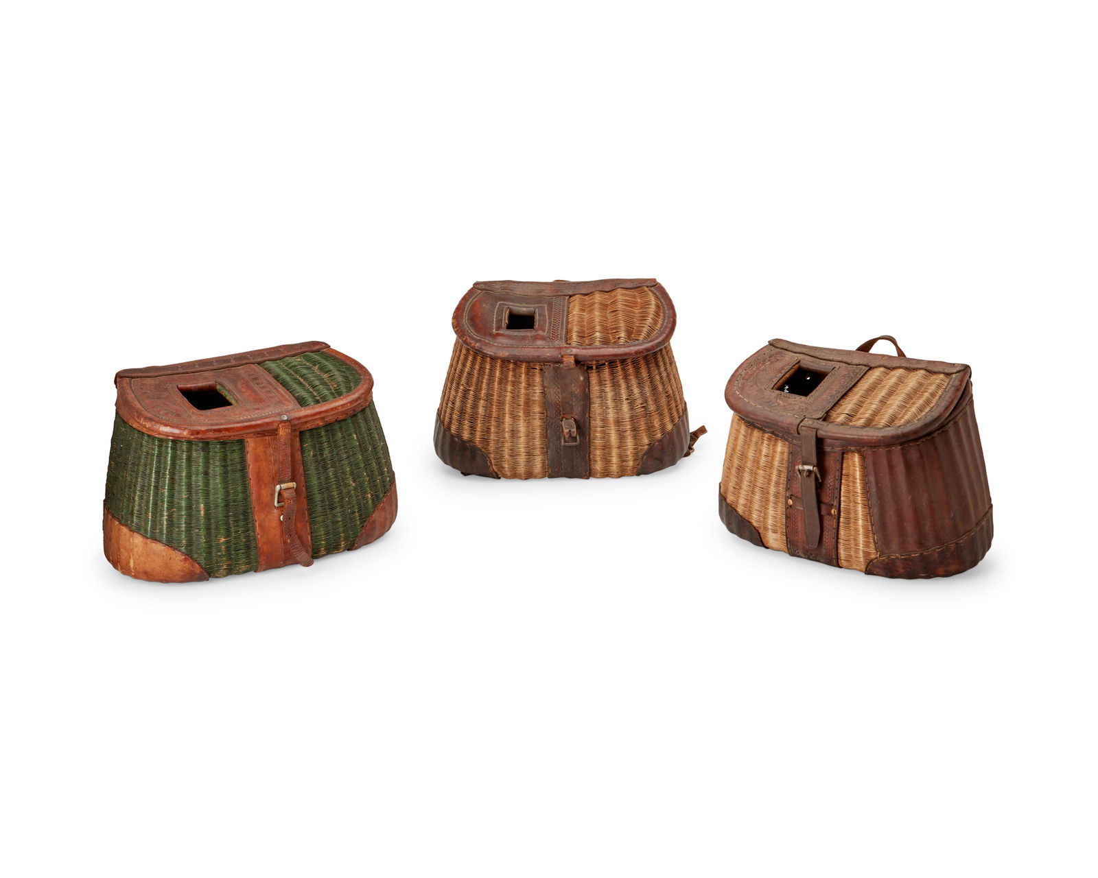A GROUP OF VINTAGE WICKER AND