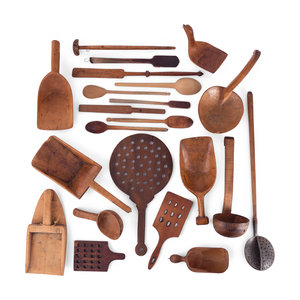 A Group of Wood Grain Scoops,