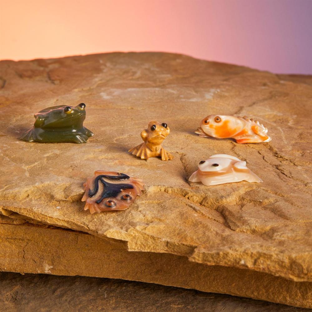 A GROUP OF ZUNI STONE FETISH