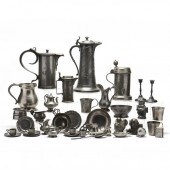 A GROUPING OF ANTIQUE AND VINT