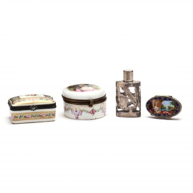 A GROUPING OF PORCELAIN AND
