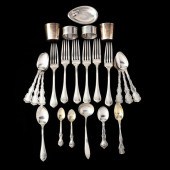 A GROUPING OF STERLING SILVER