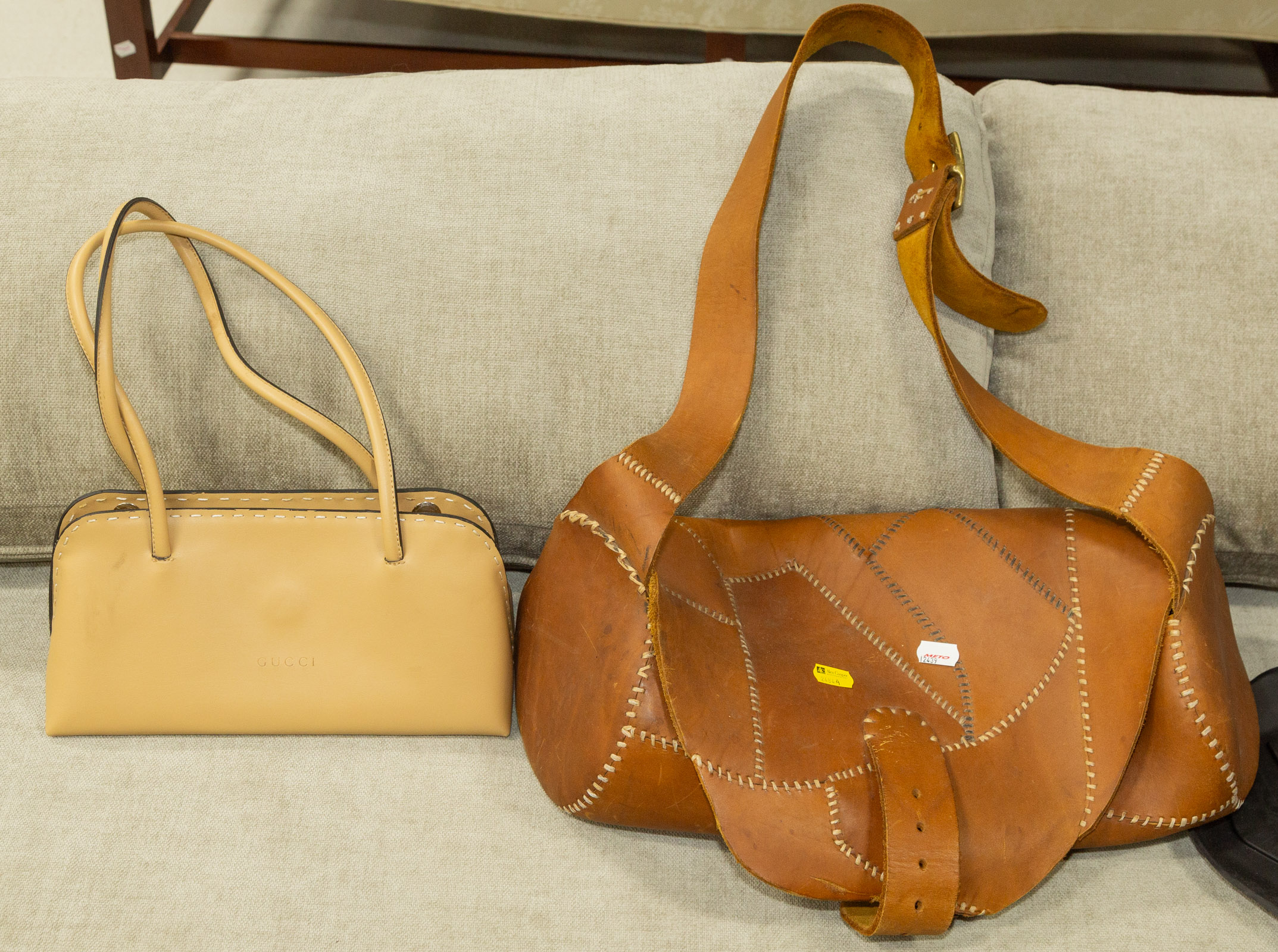 A GUCCI "STYLE" HANDBAG & LEATHER