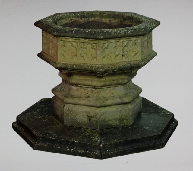 A Haddonstone octagonal font