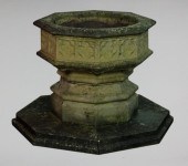 A Haddonstone octagonal font m