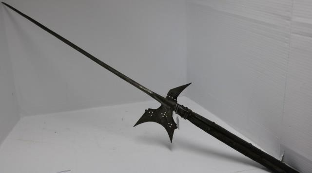 A HALBERD WEAPON, 17TH C, GERMAN OR