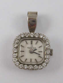 A hallmarked 18 ct. white gold
