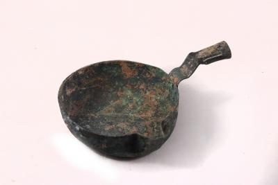 A Han dynasty bronze pouring