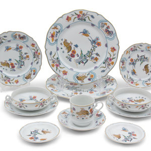A Haviland Limoges Porcelain Dinner