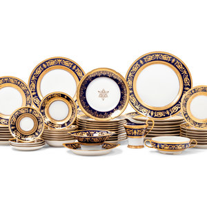 A Haviland Limoges Porcelain Dinner