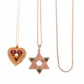 A HEART LOCKET, STAR PENDANT &