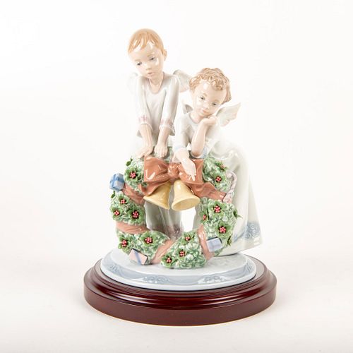 A HEAVENLY CHRISTMAS 01001863 -