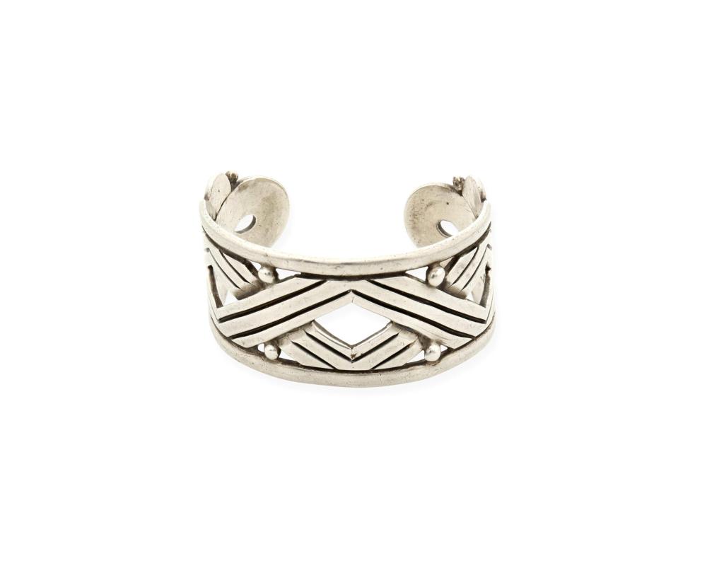 A HéCTOR AGUILAR SILVER CUFF