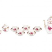 A Herend Chinese Bouquet Raspb