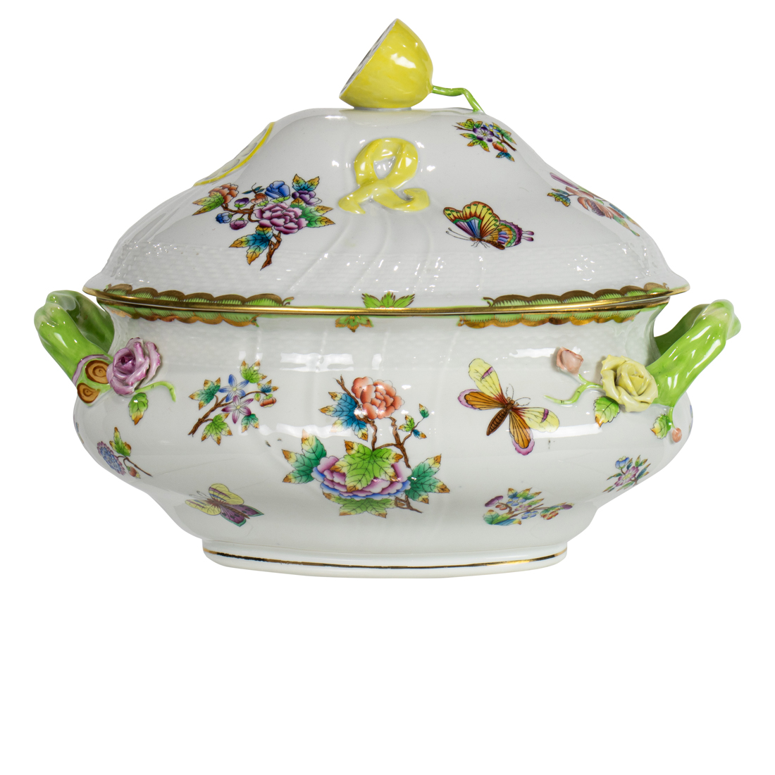 A HEREND PORCELAIN SOUP TUREEN IN