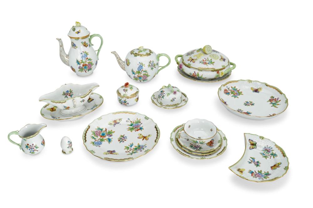 A HEREND "QUEEN VICTORIA" PORCELAIN