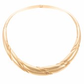 A HINGED COLLAR BY CITRA IN 18