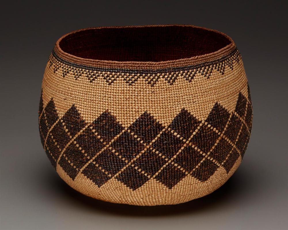 A HUPA / YUROK / KARUK BASKETA Hupa