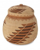 A HUPA/YUROK/KARUK LIDDED BASK