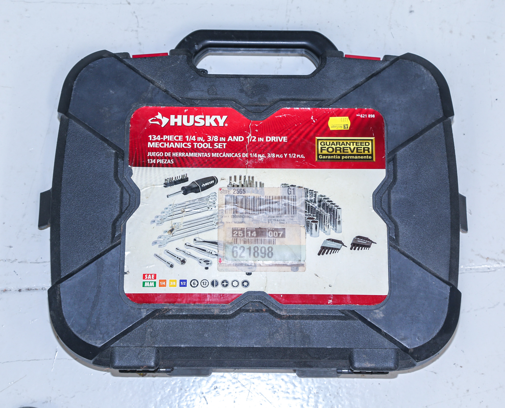 A HUSKY MECHANIC'S TOOL SET IN CASE