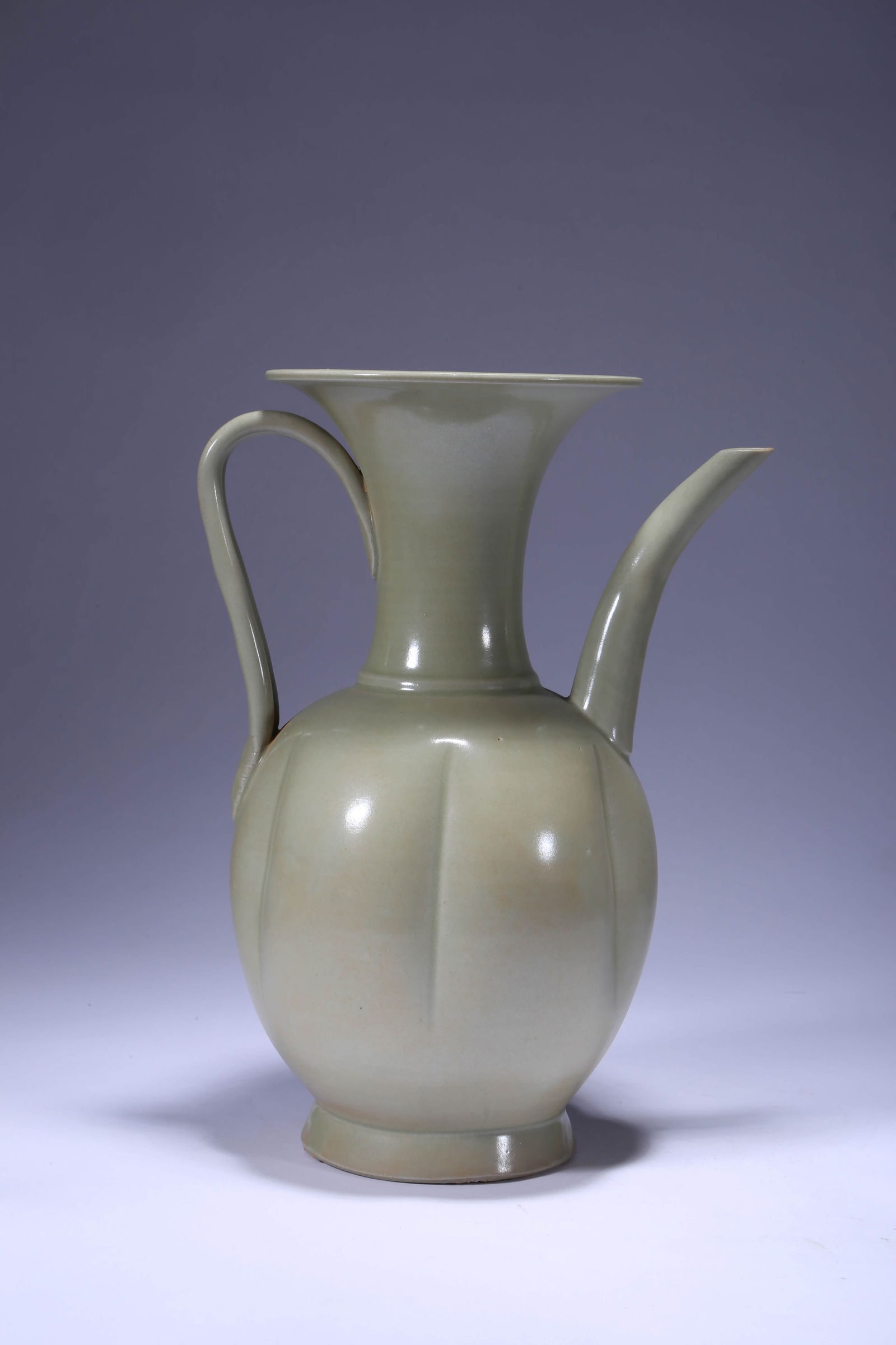 A HUTIAN TYPE MELON-FLUTED EWERA