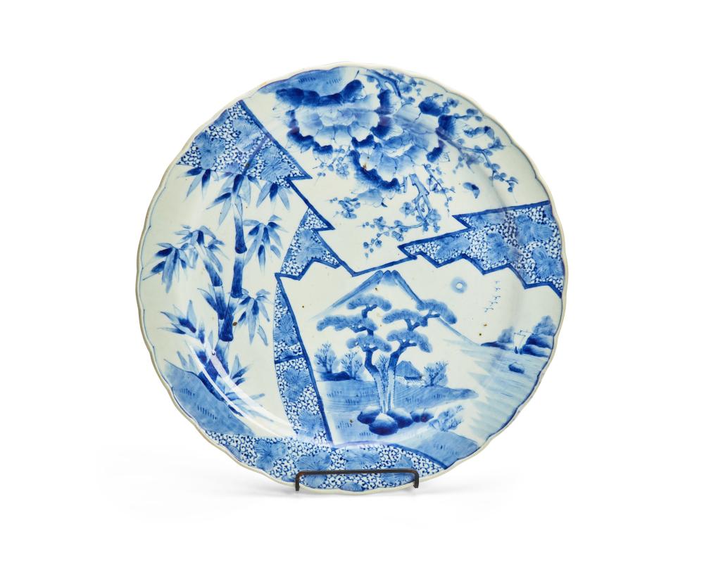 A JAPANESE BLUE AND WHITE PORCELAIN