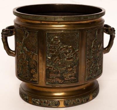 A Japanese bronze Hibachi, 23.5cm