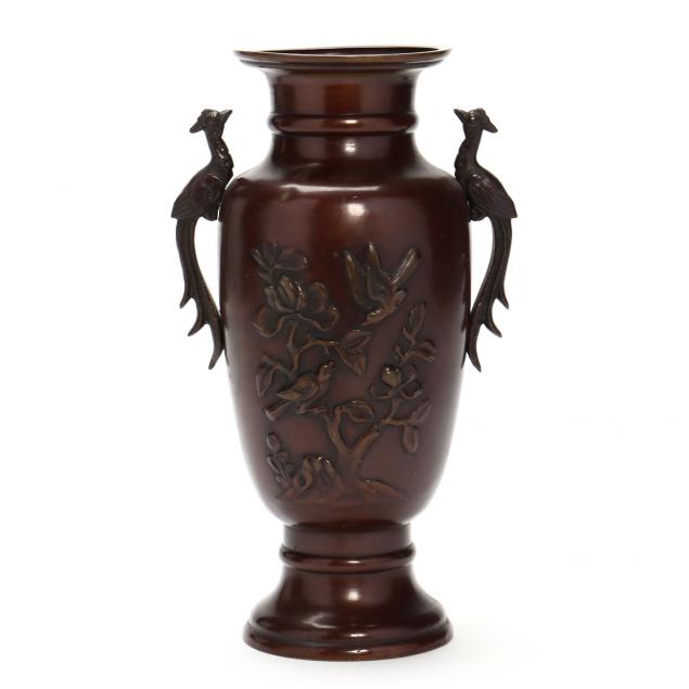 A JAPANESE BRONZE VASE 20th