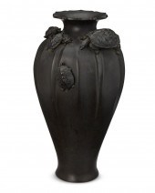 A JAPANESE BRONZE VASE WITH TU