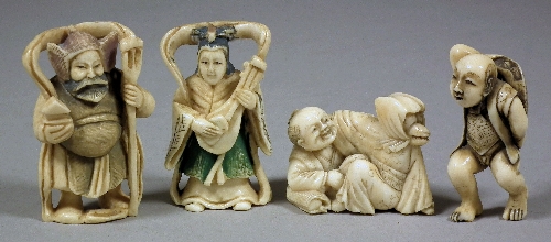 A Japanese carved ivory netsuke