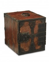 A JAPANESE FUNA TANSUA Japanes