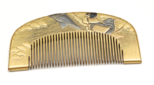 A JAPANESE HAIR COMB hand made in