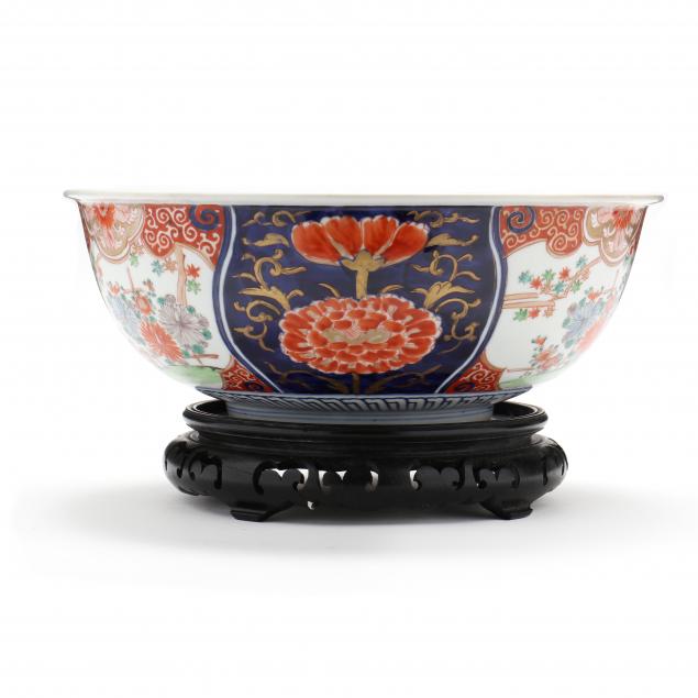 A JAPANESE IMARI CENTER BOWL  Meiji