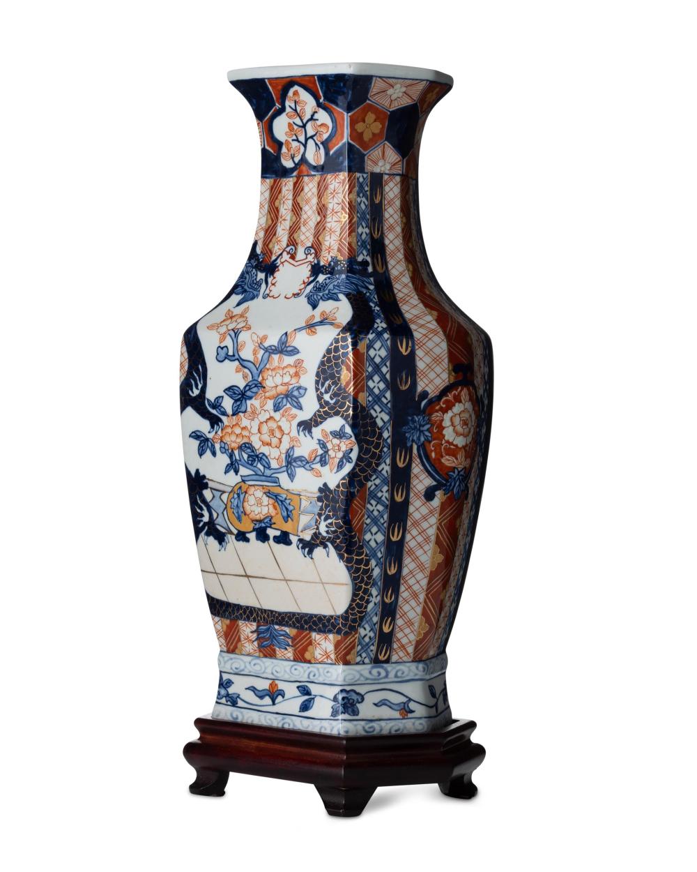 A JAPANESE IMARI VASEA Japanese