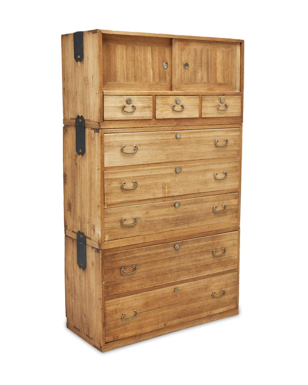 A JAPANESE KIRI WOOD TANSU CHESTA
