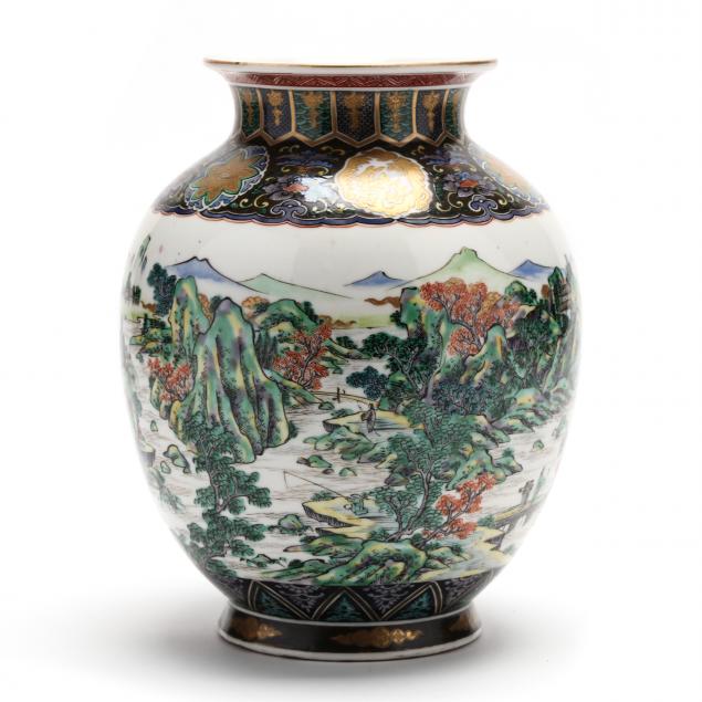 A JAPANESE KO KUTANI PORCELAIN VASE