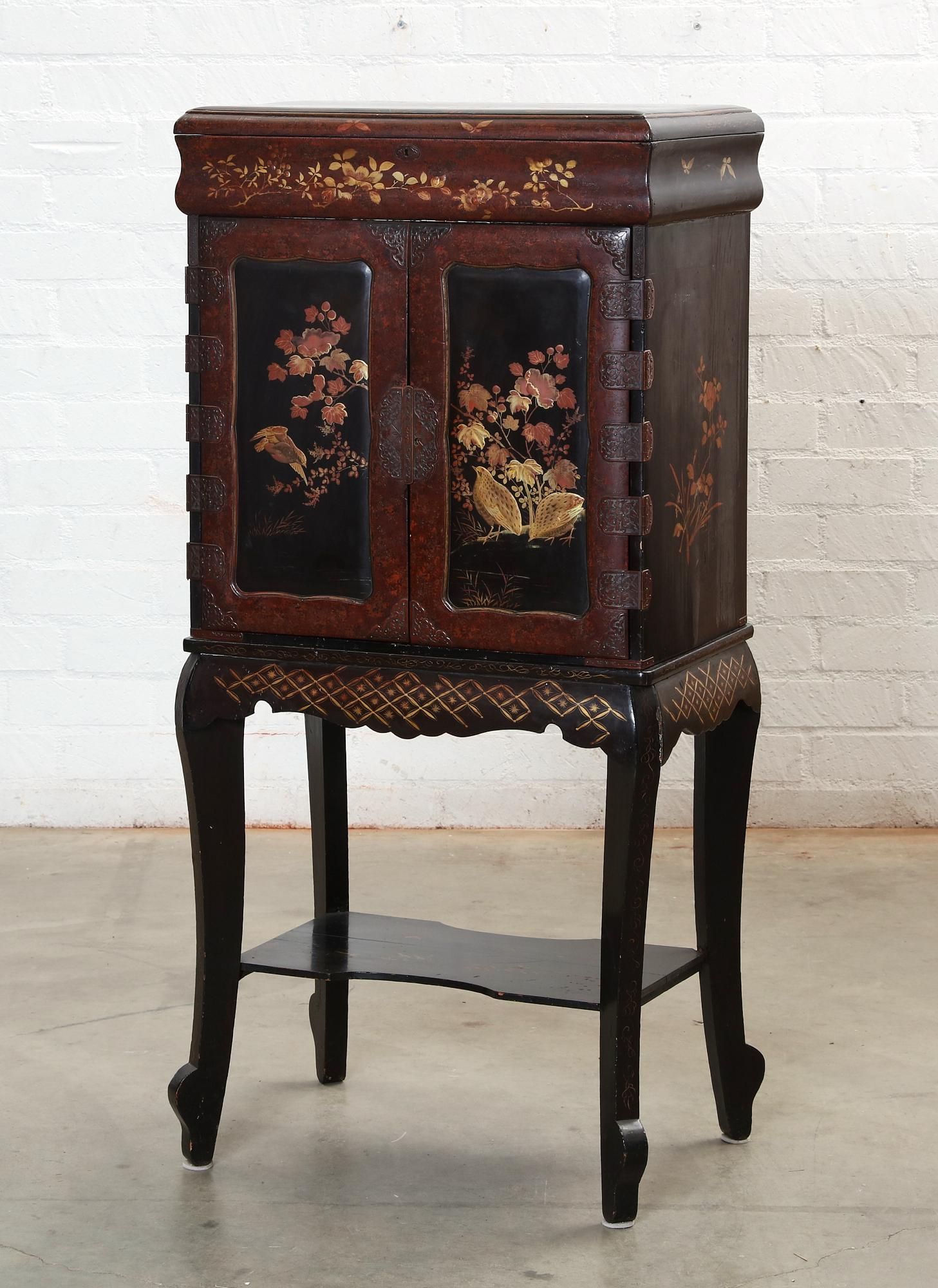 A JAPANESE LACQUERED CABINETA